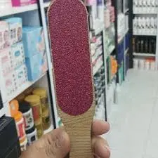 [D8518] مبرد قدم بيد خشب ملون